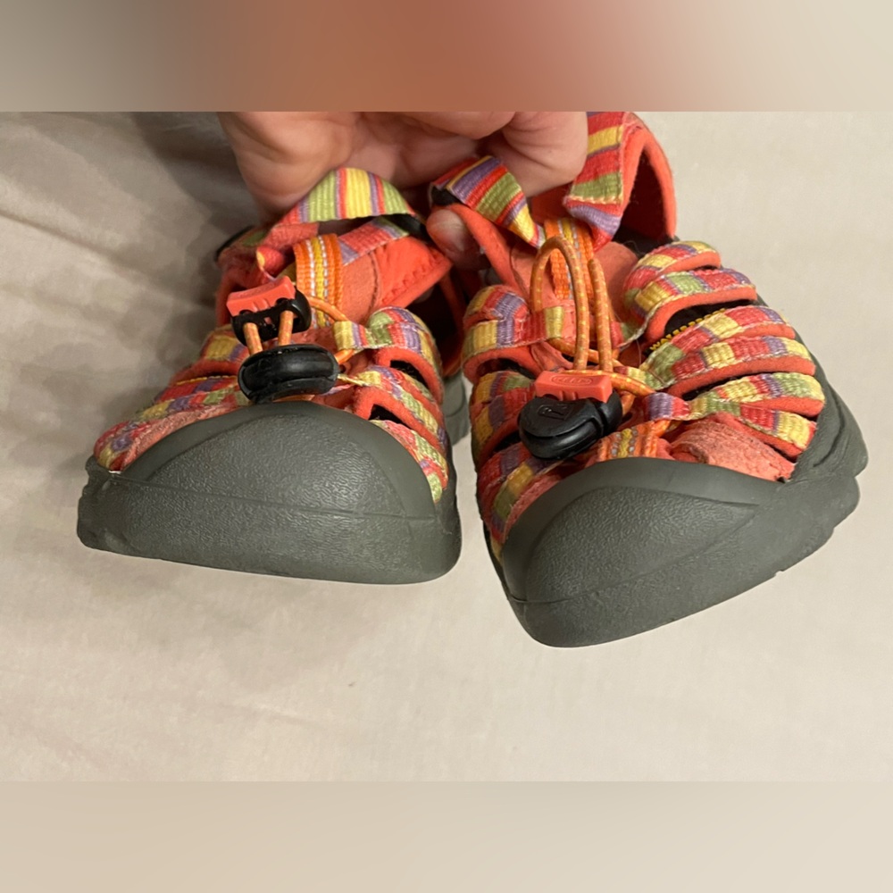 KEEN Whisper Waterproof Hiking Sport Sandal kids size 13 shoe Coral Orange Multi - Picture 2 of 6